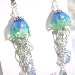 【★残暑応援SALE★】海色くらげのピアス（イヤリング）　N1768 2枚目の画像