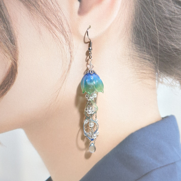 【★残暑応援SALE★】海色くらげのピアス（イヤリング）　N1768 4枚目の画像
