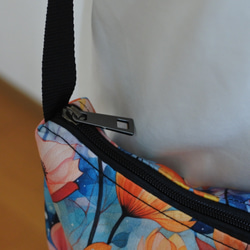 イタリア生地の半月ボディバッグ２(ピンク❀)　カジュアル　大人ボディバッグ 8枚目の画像