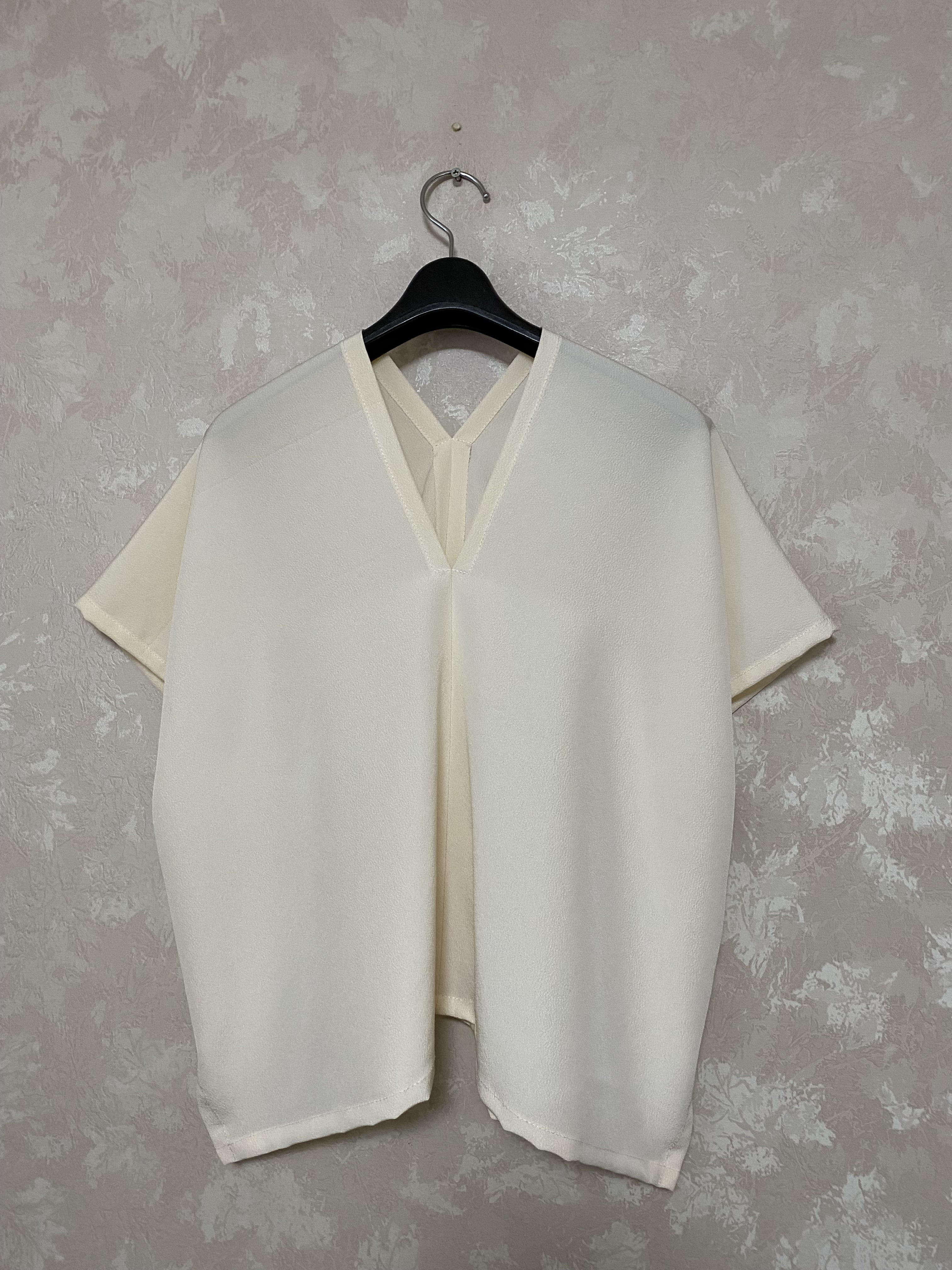 391.ちりめんのトップス、カフタン　オフホワイト　濱優ちりめん　上品　落ち感