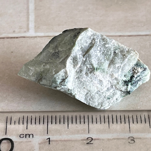 幻のヒスイ　北海道　日高翡翠　第三の翡翠　原石　ラフストーン 幻のヒスイ 北海道 日高翡翠 第三の翡翠 原石 ラフストーン