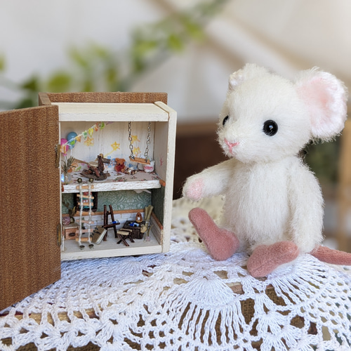 限定1点】白ネズミと本のお家 ぬいぐるみ どんぐり ミニチュア ドール