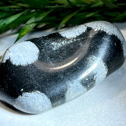 雪花石 ✿*:・スノーフレーク オブシディアン 黒曜石 原石 タンブル