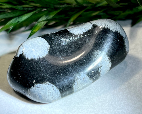 雪花石 ✿*:・スノーフレーク オブシディアン 黒曜石 原石 タンブル