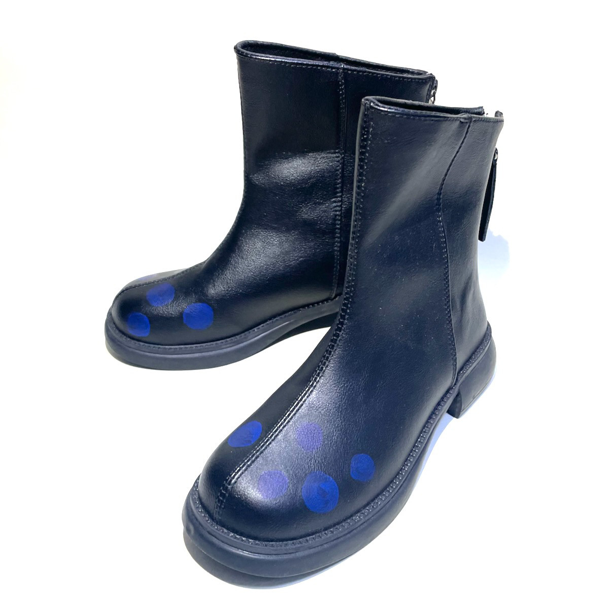 水玉柄のバックジップブーツ