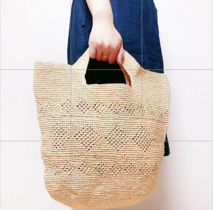 夏バッグ　天然草木ラフィアで手編みカゴバッグ