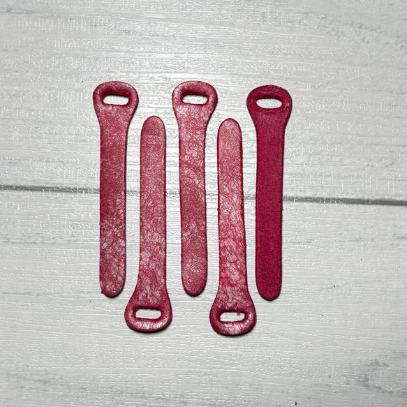 【1点もの】良質なイタリアンレザーで作るジッパータブ いちごミルク ５本 2枚目の画像