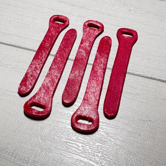 【1点もの】良質なイタリアンレザーで作るジッパータブ いちごミルク ５本 1枚目の画像