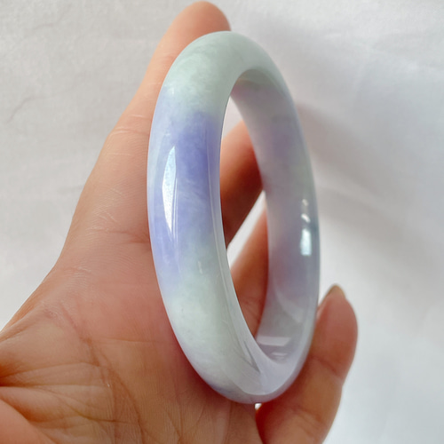天然翡翠保証　鑑定書付き 約8cm 手彫り一点物 新入荷】本翡翠保証‼️天然翡翠ラベンダー色バングル 内径約56.9mm