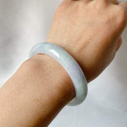 【新入荷】本翡翠保証‼️天然翡翠ラベンダー色バングル　内径約56.9mm 鑑定書付 9枚目の画像