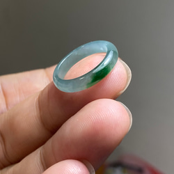 L12-208 ピンキーリング 氷種 深暗緑 4.5号 グアテマラ産 A貨 本翡翠 くりぬき リング 6枚目の画像