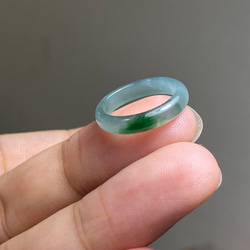 L12-208 ピンキーリング 氷種 深暗緑 4.5号 グアテマラ産 A貨 本翡翠 くりぬき リング 2枚目の画像