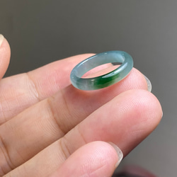 L12-208 ピンキーリング 氷種 深暗緑 4.5号 グアテマラ産 A貨 本翡翠 くりぬき リング 7枚目の画像