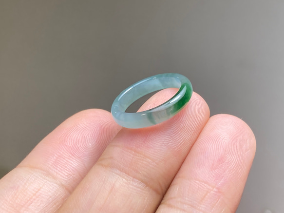L12-208 ピンキーリング 氷種 深暗緑 4.5号 グアテマラ産 A貨 本翡翠 くりぬき リング 8枚目の画像