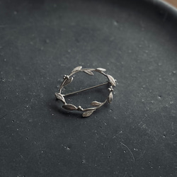 草と実 ブローチ　 2枚目の画像