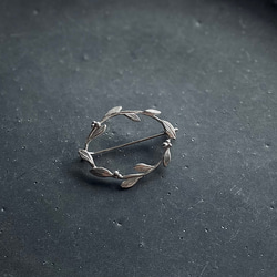 草と実 ブローチ　 1枚目の画像