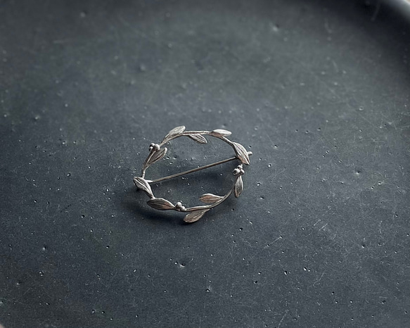 草と実 ブローチ　 1枚目の画像