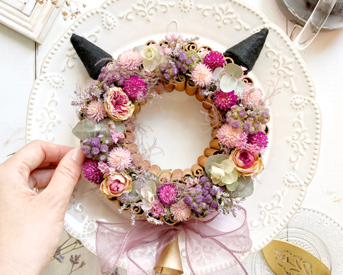 甘ずっぱい、いたずら子ネコの春色リース 春リース 黒猫 春インテリア