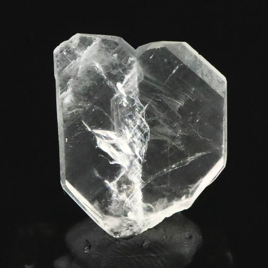 長崎県五島列島産　日本式双晶 0.81g #55689