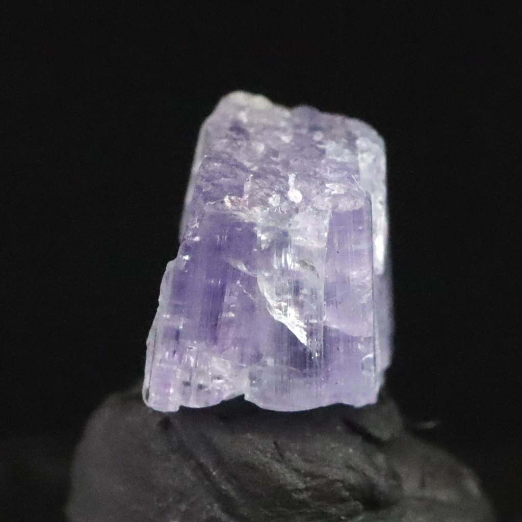 タンザナイト 非加熱 6.4mm原石 結晶 2.07ct  #71702