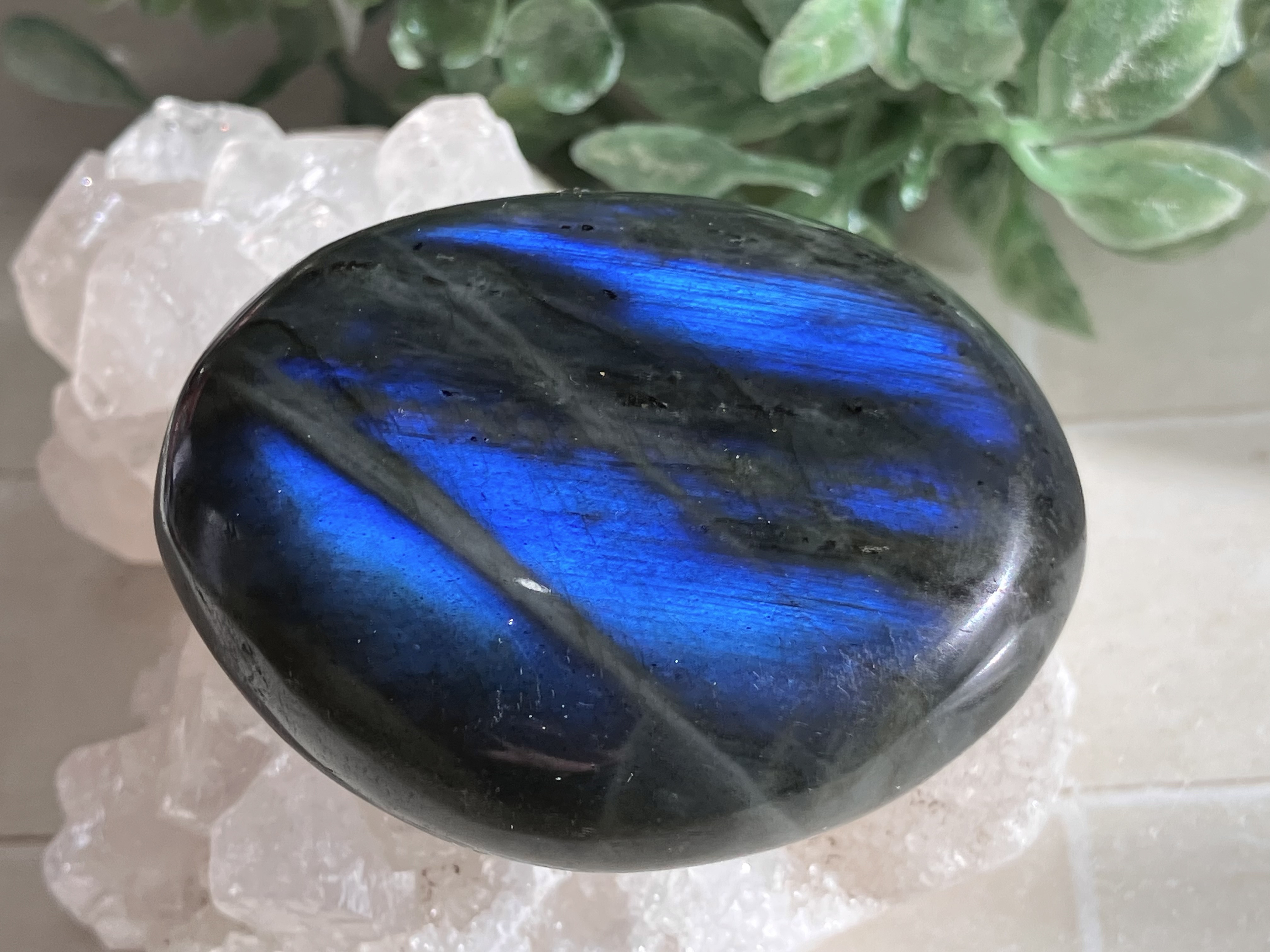 高次の魂とリンクする✴︎ ラブラドライト レインボー レッセンス 握り石　原石