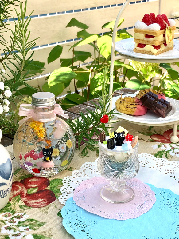 猫ちゃんハーバリウム♡夏スイーツランドの美味しい時間　＊＊サマーギフト　夏限定新作 1枚目の画像