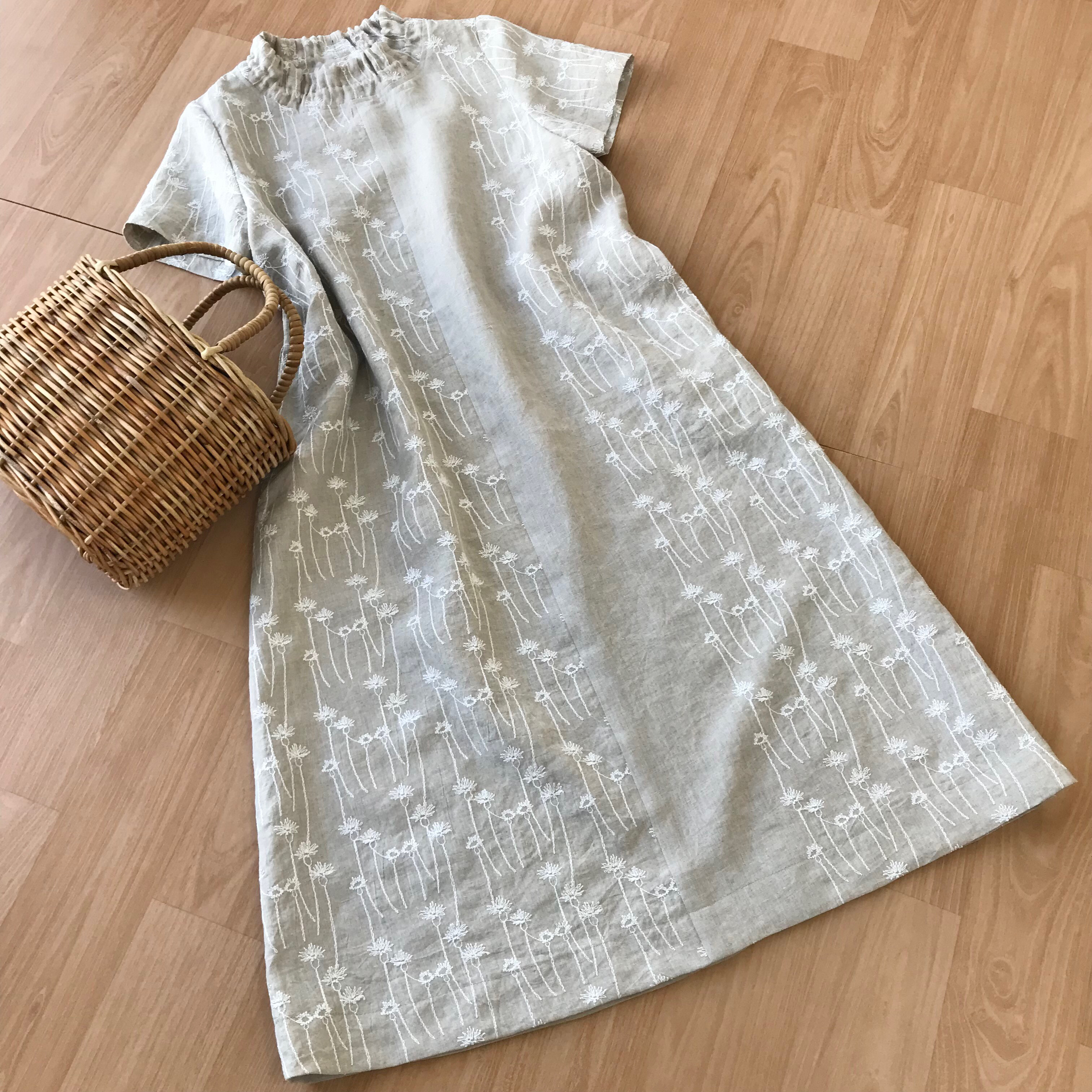 リネン  刺繍レース地　半袖　ワンピース