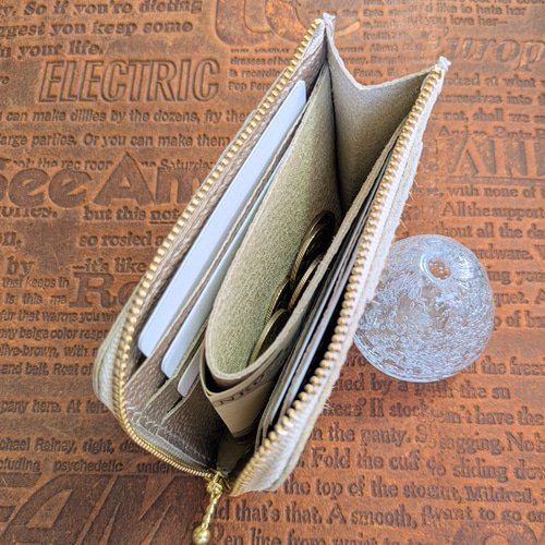 カードポケット追加＊ベージュゴールドとゴールドハラコドットの本革コンパクト財布＊ カードポケット追加＊ベージュゴールドとゴールドハラコドットの本革