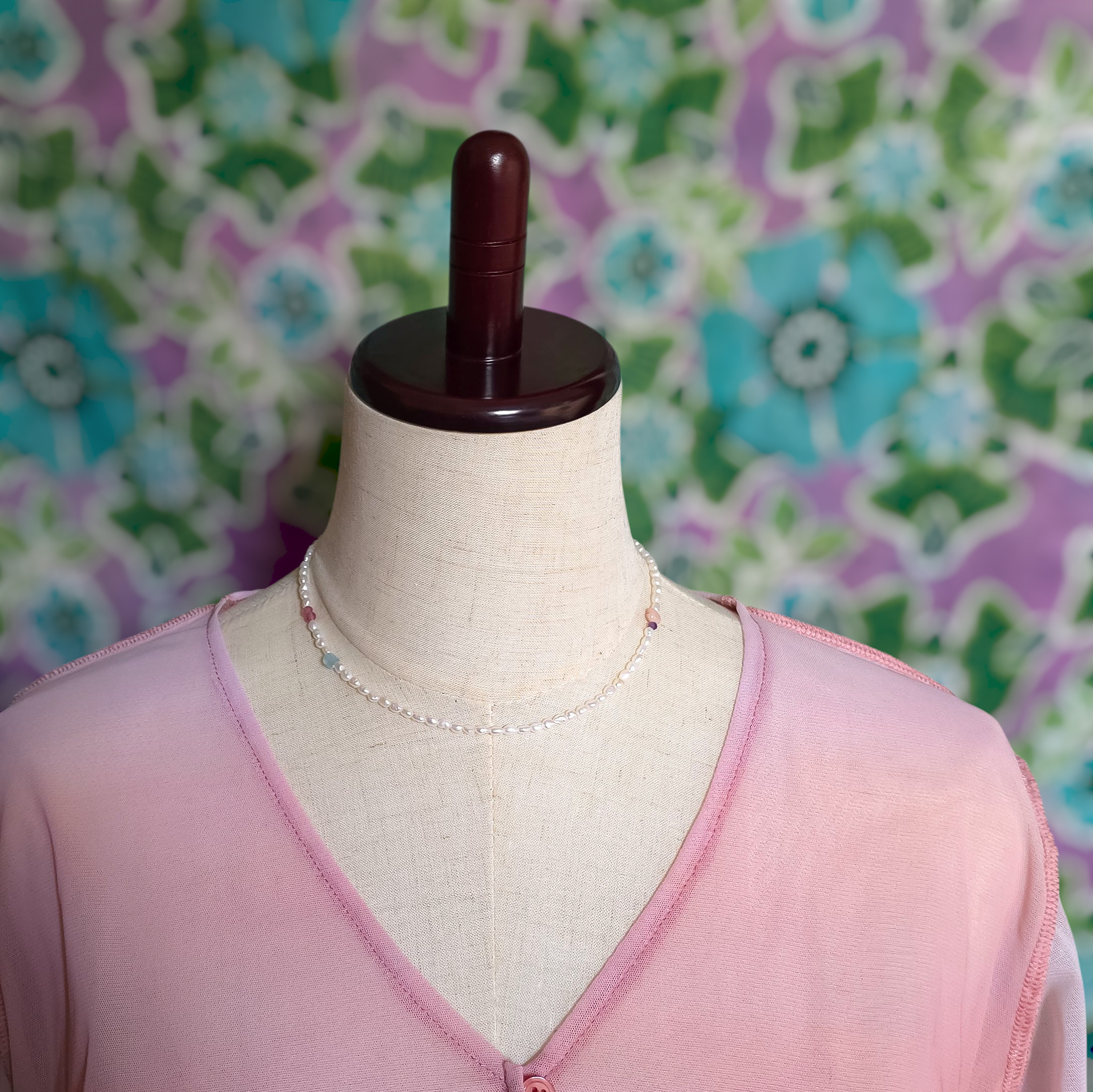 淡水パールとカラフル天然石のショートネックレス