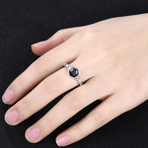 【クリスマス限定価格】オニキス＆ブラックダイヤモンドリングメンズタイプ10K ダイヤ入り オニキス メンズリング 脇石ダイヤモンド 0.95ct