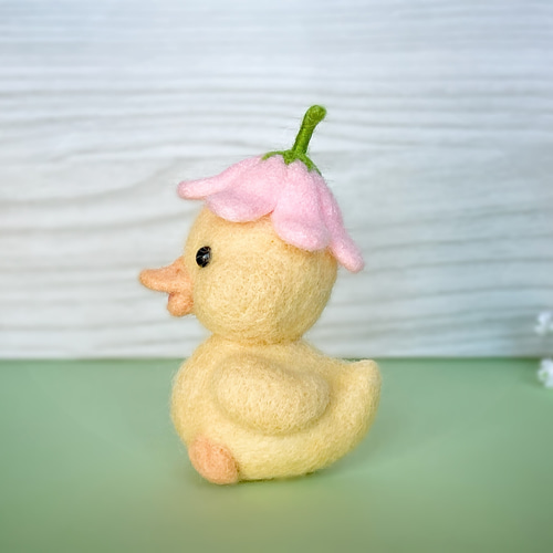 ＊あひる＊羊毛フェルト 受注制作】お花ぼうしのアヒルくん｜羊毛フェルト 置き物