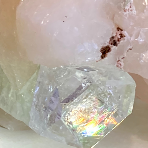 天使の水晶✨ レインボー グリーンアポフィライト 原石 クラスター 魚