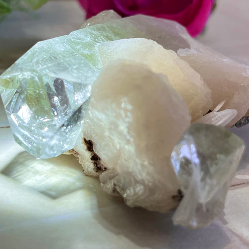 天使の水晶✨ レインボー グリーンアポフィライト 原石 クラスター 魚