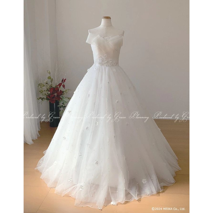 パールビジューとお花のモチーフが華やかなウェディングドレス 結婚式 前撮り 編み上げ gcd_2028