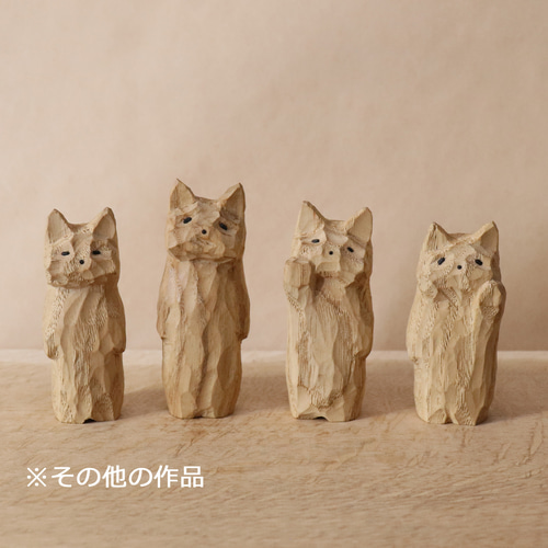 ただ立ち尽くす猫」木彫り 猫 木製 ネコの置物 インテリア雑貨（木材