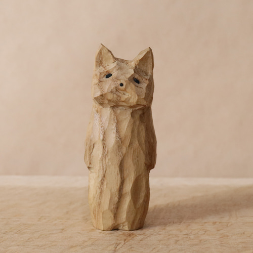 ただ立ち尽くす猫」木彫り 猫 木製 ネコの置物 インテリア雑貨（木材