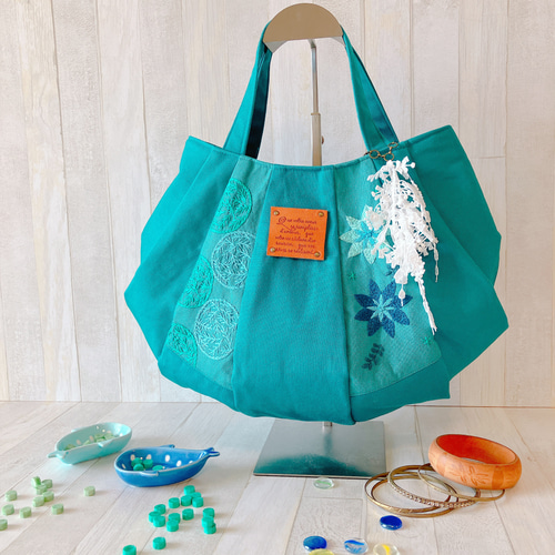 受注製作>涼やかカラーの刺繍バッグ/ピーコックグリーンと夏ダリア