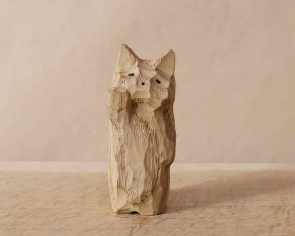 木製猫の彫刻 赤い首輪付き 木製猫の彫刻 赤い首輪付き 木製猫の彫刻 木製猫の彫刻 赤い