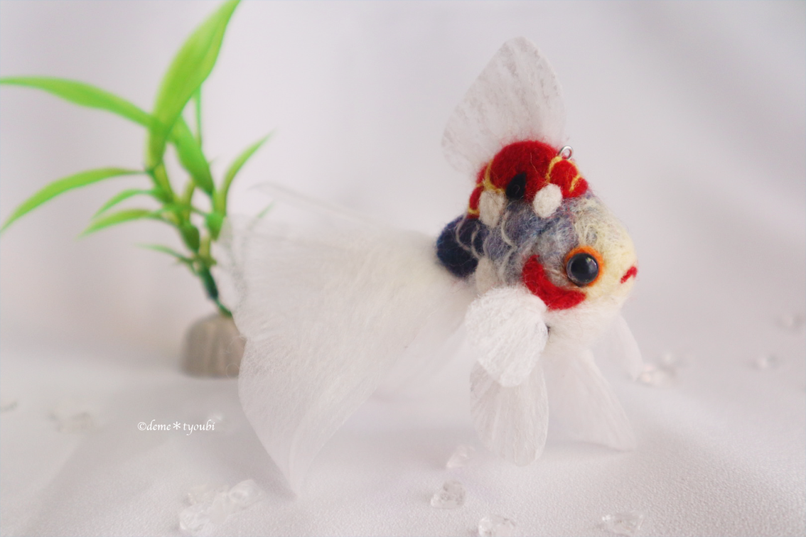 【受注製作】たゆたう金魚モビールS-キャリコ琉金-　金魚　羊毛フェルト　誕生日　ペット　動物　アクアリウム　透明　夏