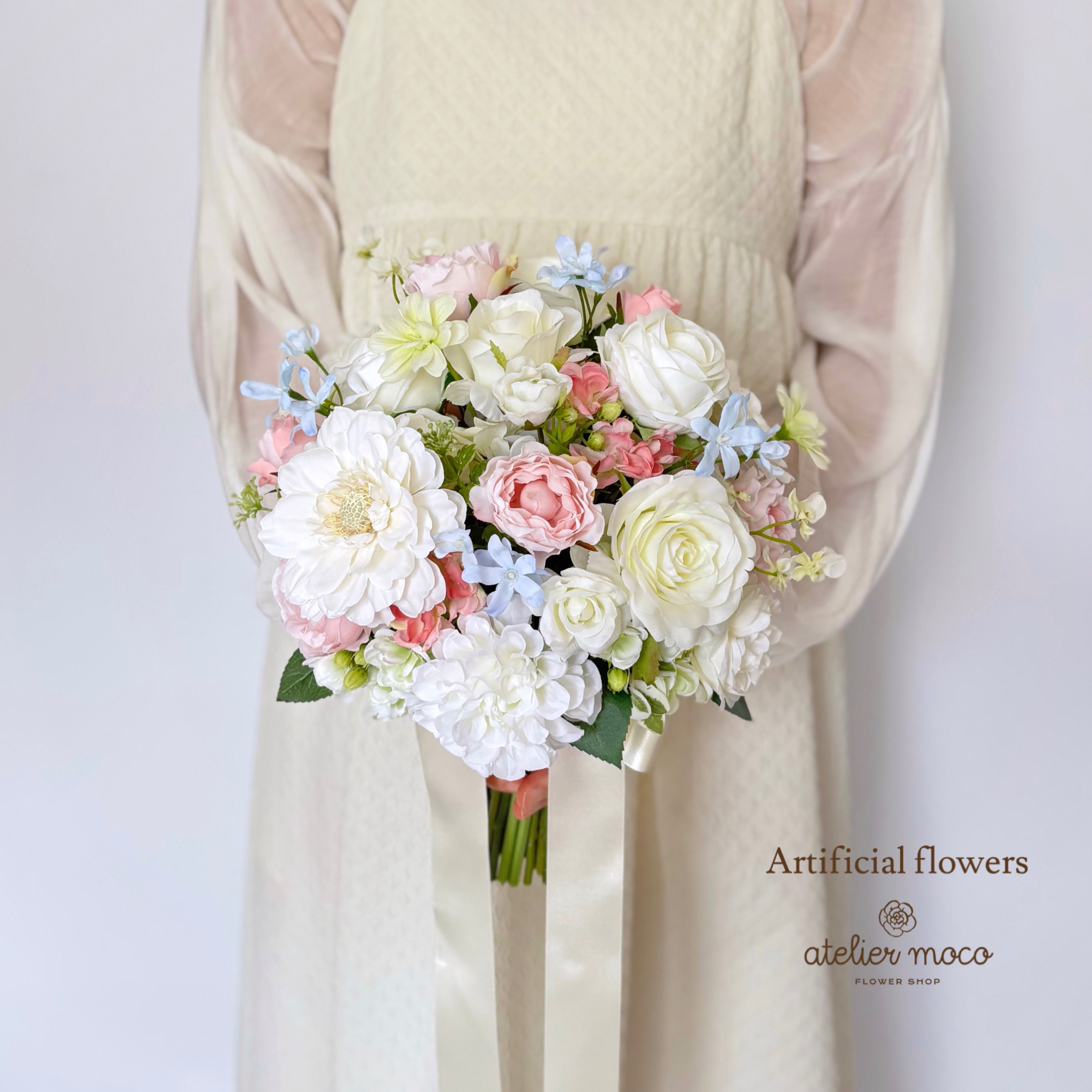 【オーダーメイド】ホワイトダリアとピンクローズの ラウンド クラッチ ブーケ（造花・ウェディング・結婚式・前撮り・フォト