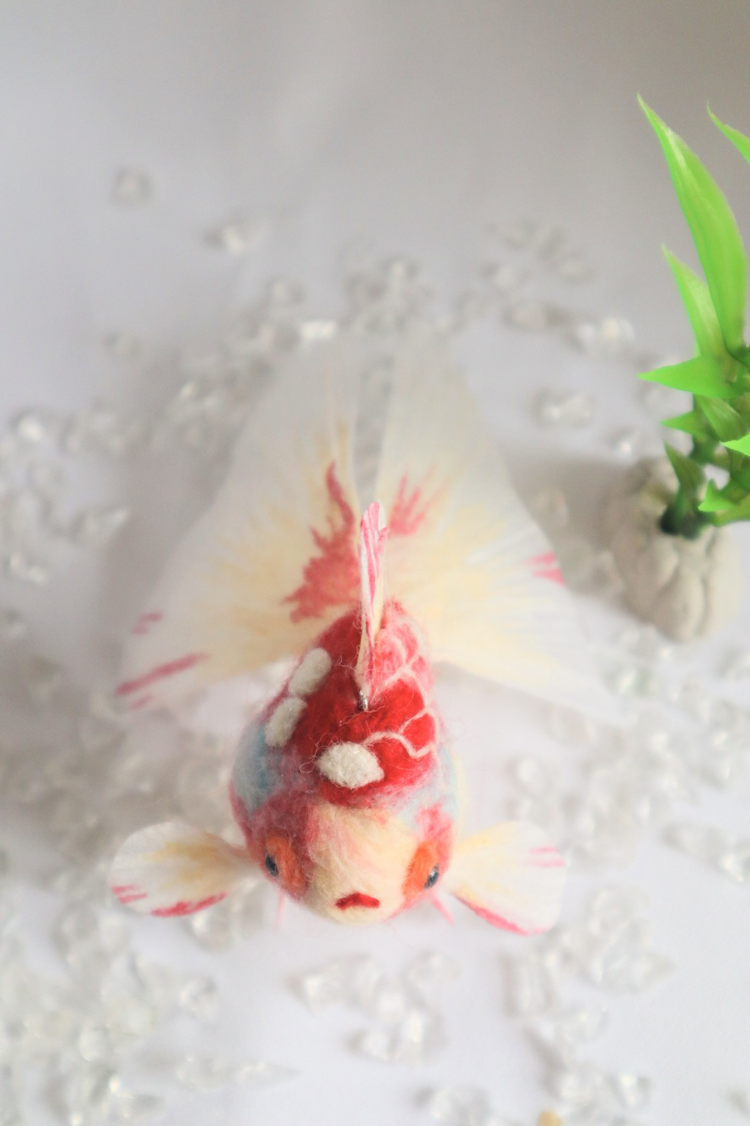 【受注制作】たゆたう金魚モビールS-桜琉金-　金魚　羊毛フェルト　誕生日　ペット　動物　アクアリウム　透明　夏