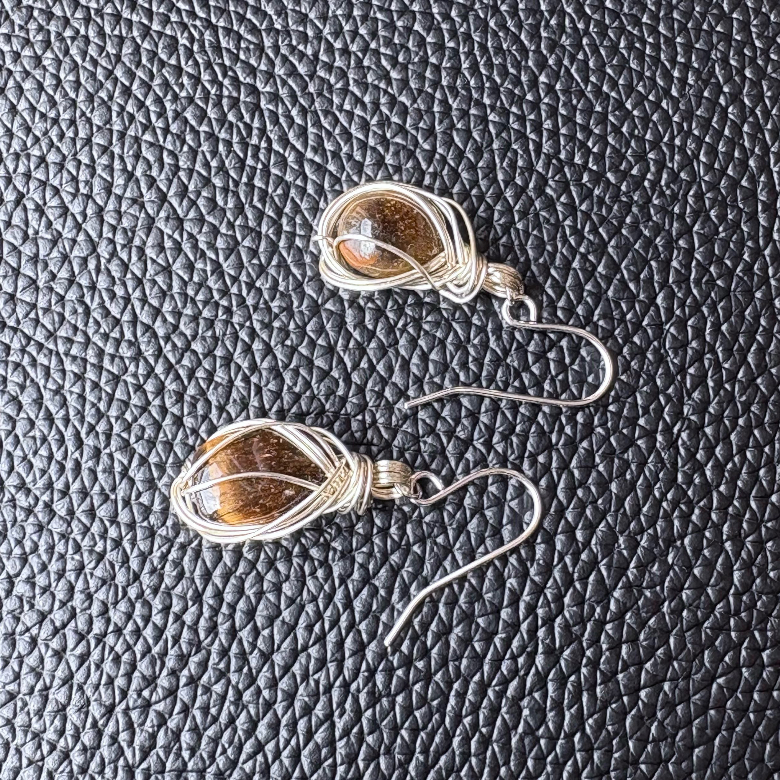 SUS316L鉱物/原石/天然石 タイガーアイ/アシンメトリーピアス/10月の誕生石/レディース/メンズ