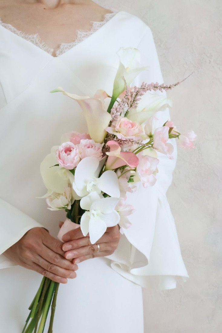 ホワイト×ピンクのアームブーケ／大人上品ブーケ／ウェディングブーケ／アーティフィシャルフラワー／前撮り／結婚式