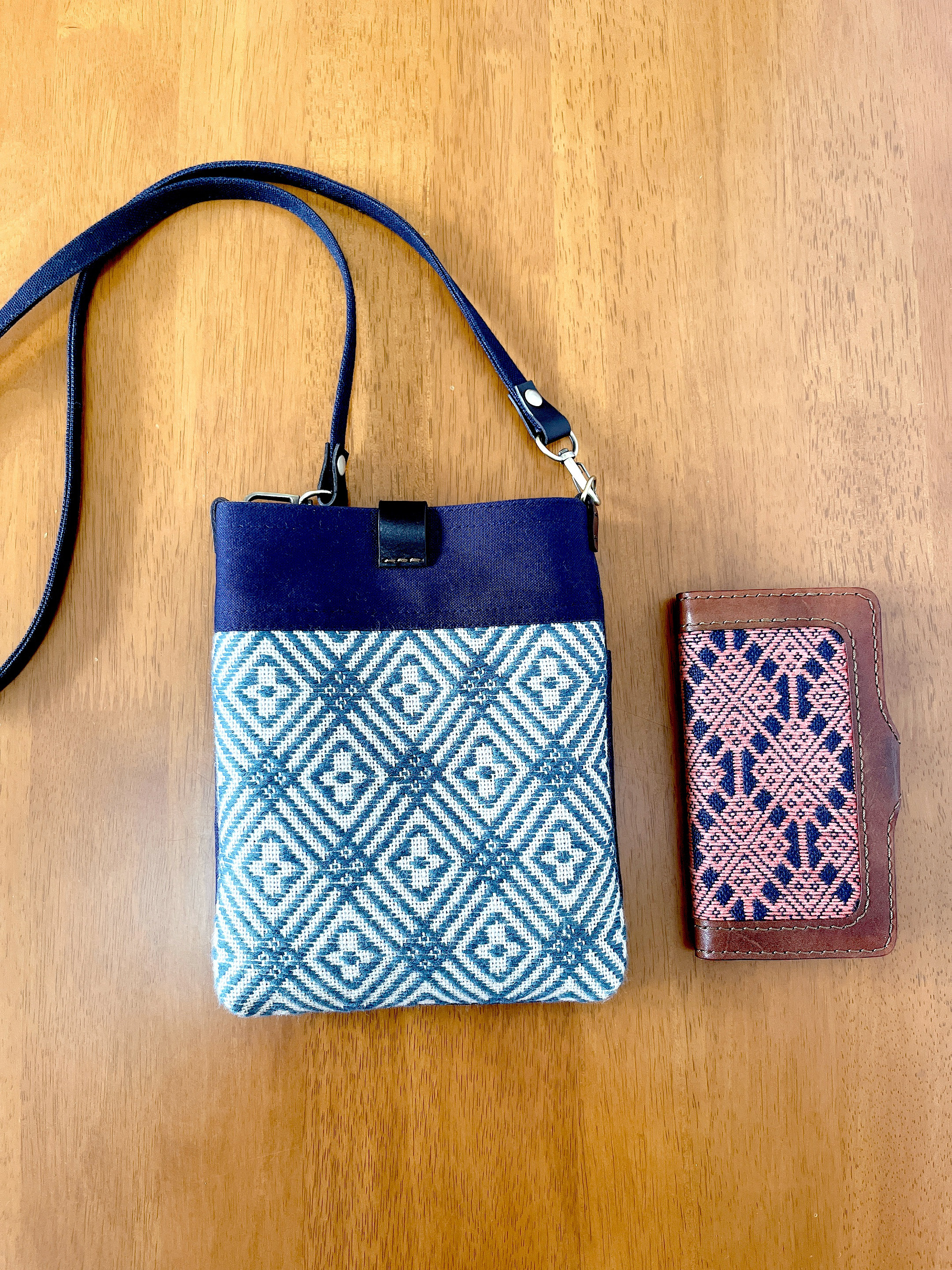 こぎん刺し スマホショルダー スマホポシェット