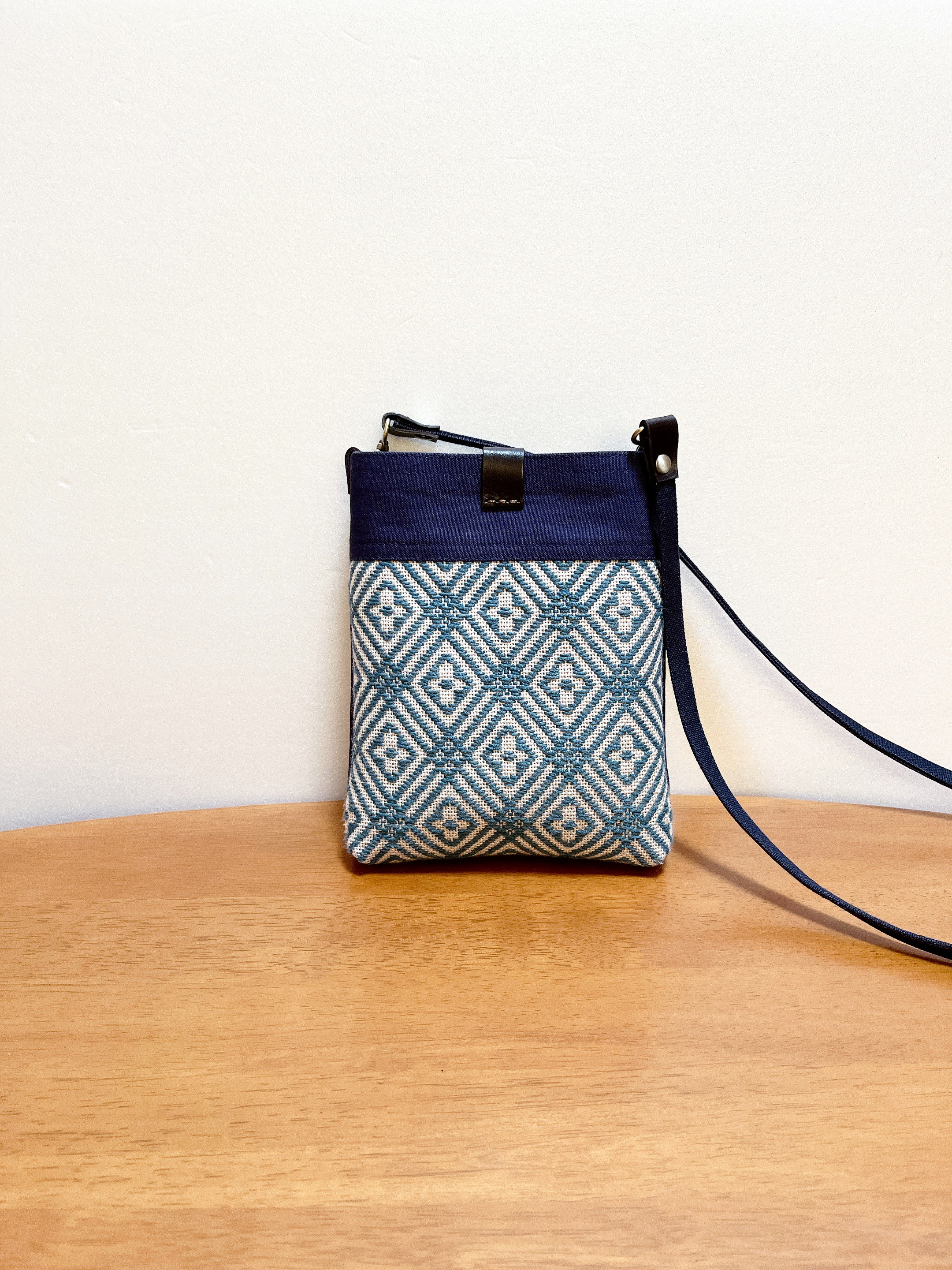 こぎん刺し スマホショルダー スマホポシェット