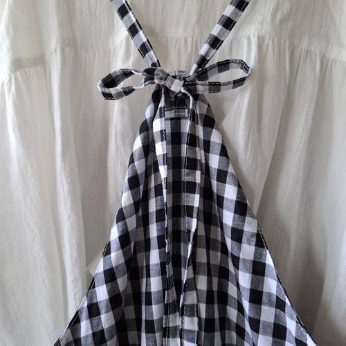 ギンガムチェックのエプロンワンピース カフェエプロン ワンピース