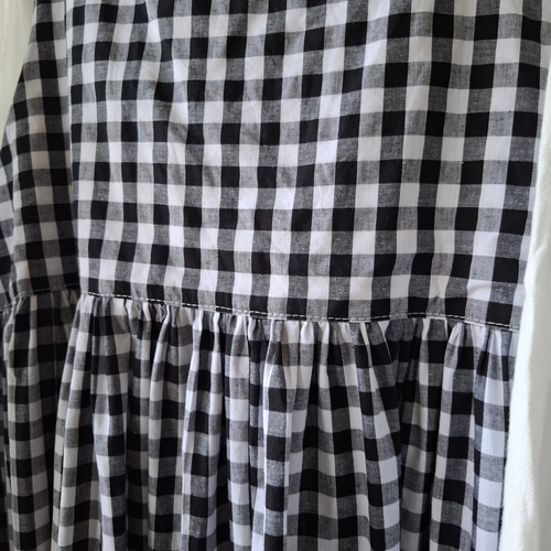 ギンガムチェックのエプロンワンピース カフェエプロン ワンピース