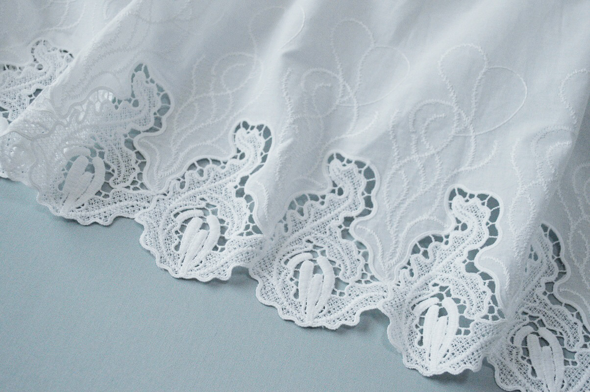 レース刺繡地裏地付大人可愛いスカート♪