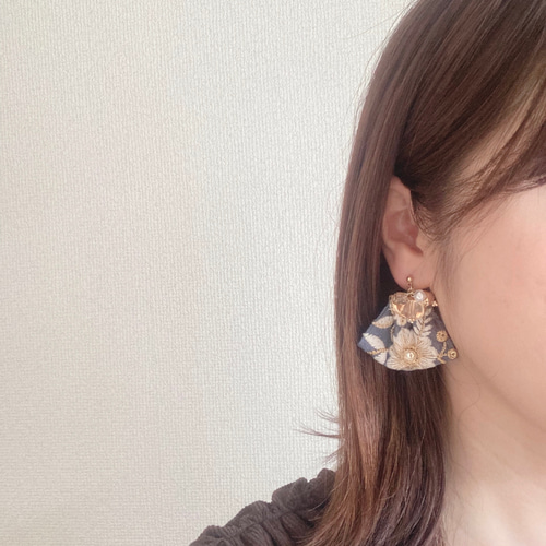 noble flower drops】インド刺繍リボン インディゴブルー×クリアビーズ