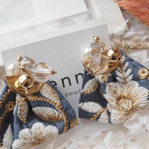 noble flower drops】インド刺繍リボン インディゴブルー×クリアビーズ
